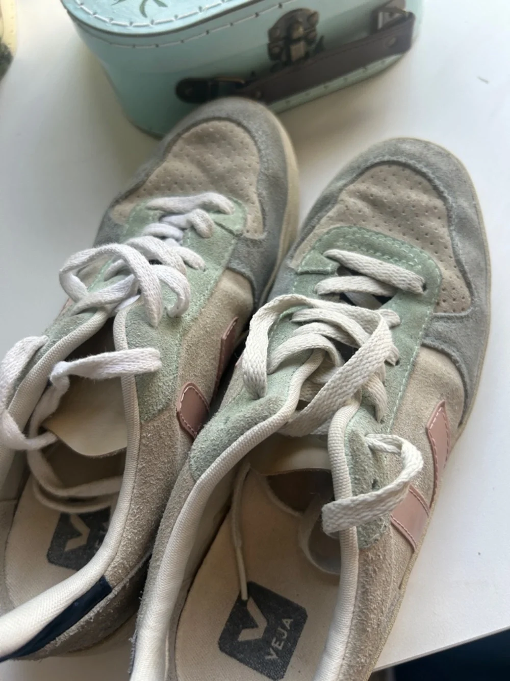 Veja multicolor suede lace up sneakers comfort trainer pastel preppy size US 8